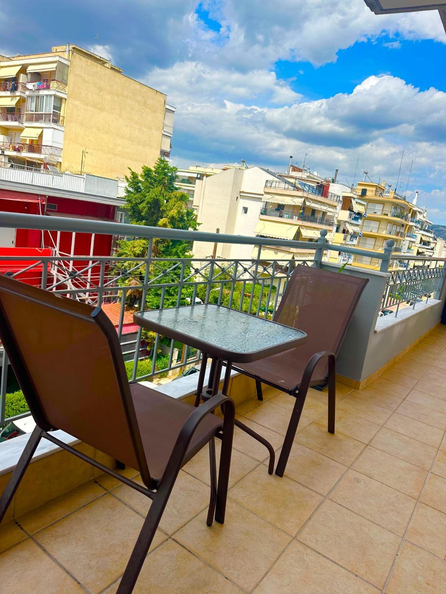 Κατάλυμα Στο Δεύτερο Όροφο Thessaloniki Buitenkant foto